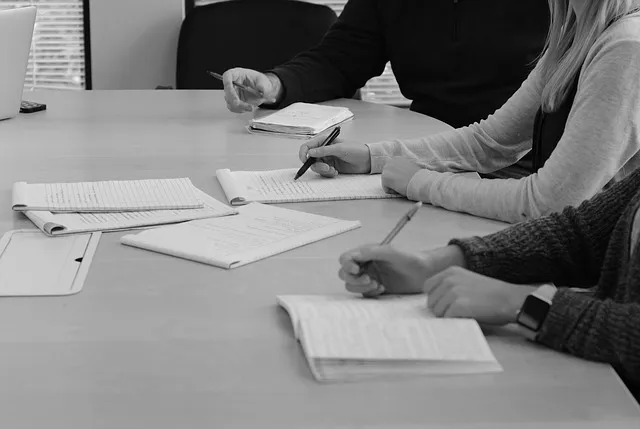 meeting g0daf8b4c6 640