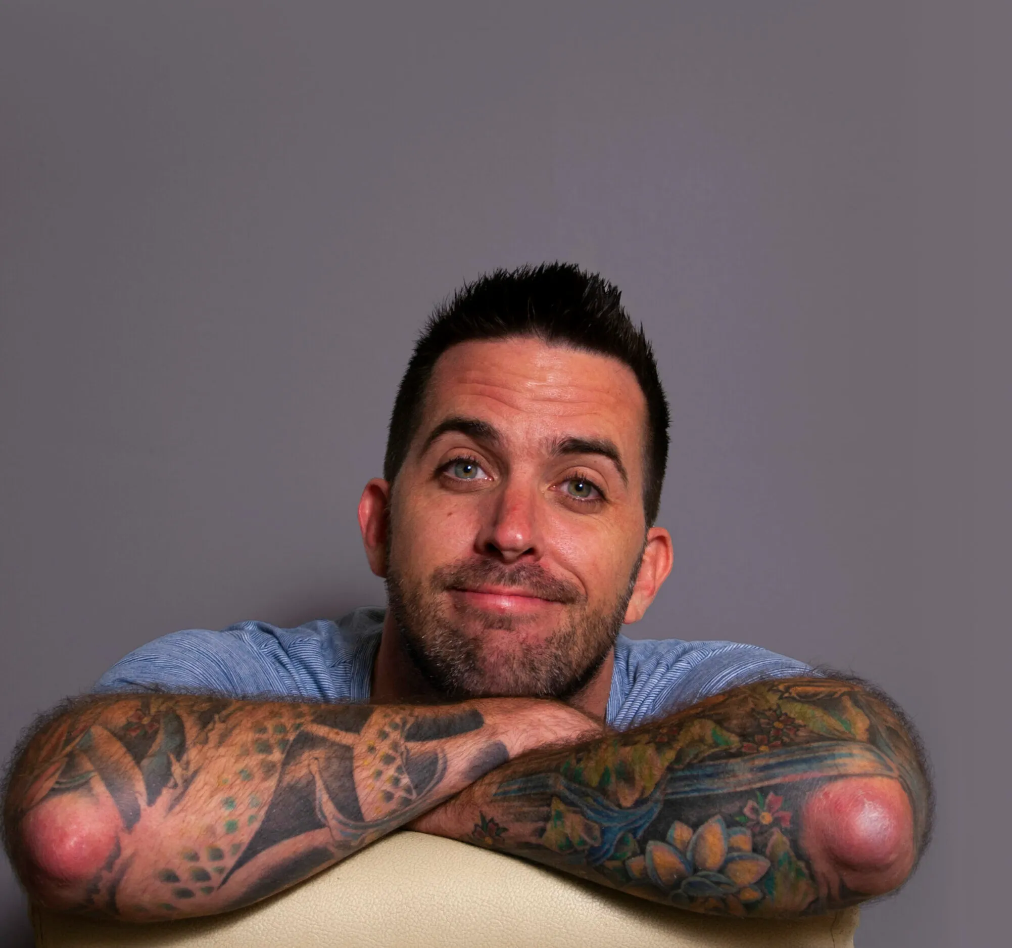 zittend scaled e1653652806353