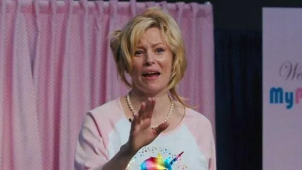elizabeth banks in wtewye