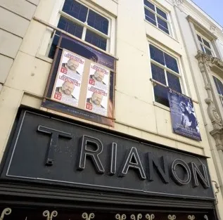 voorkant trianon leiden