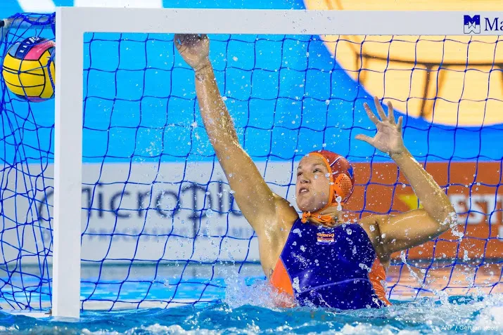 waterpolosters bereiken finale in turijn