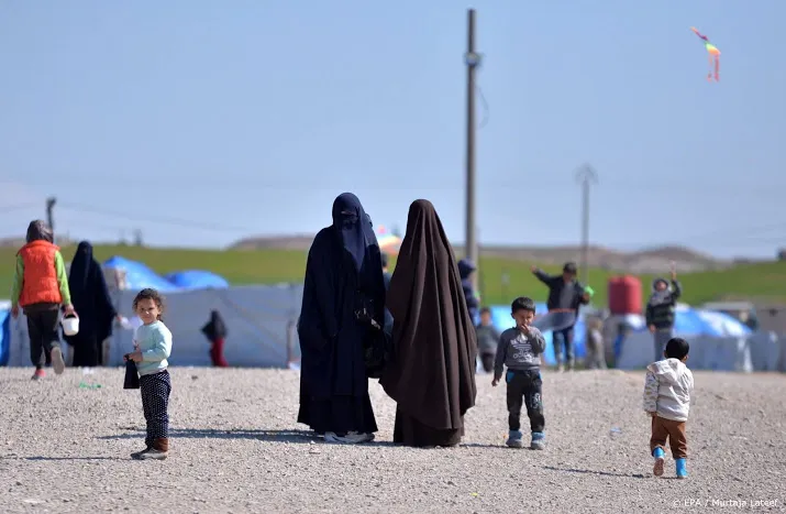 10 nederlandse vrouwen 25 kinderen in syrie