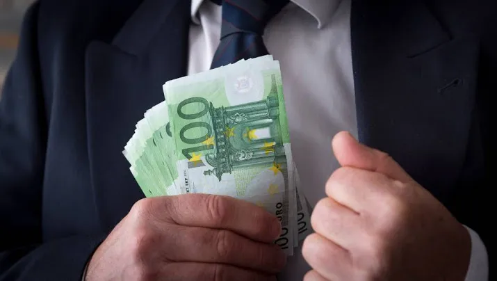 1000 euro extra voor frans altice personeel