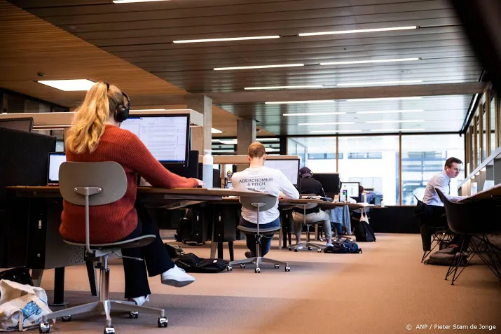 160 miljoen voor crisisbanen in onderwijs zorg en handhaving