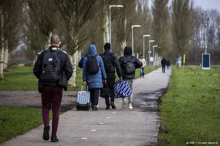 2200 asielzoekers in opvang ter apel deadline dichtbij