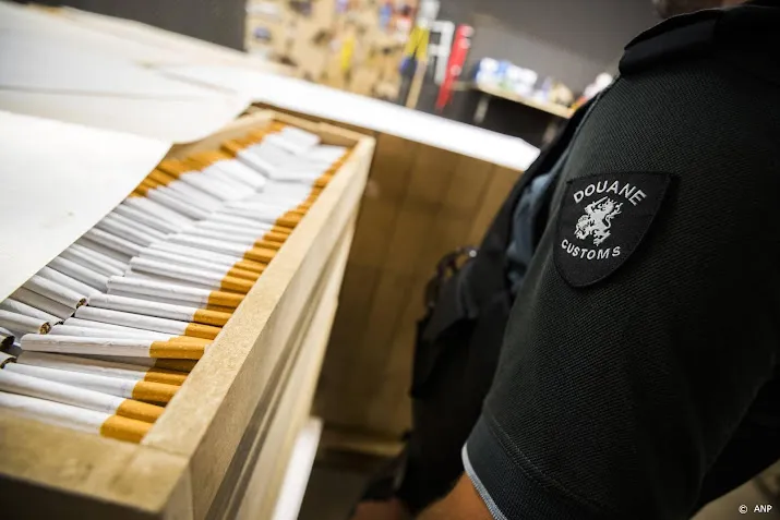 30 miljoen illegale sigaretten in loods bij grens met belgie
