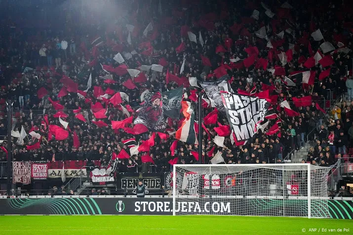 52 aanhoudingen voor duel az aston villa op station alkmaar
