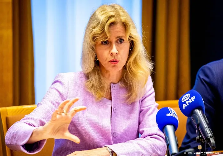 5g veiling moet zeker 900 miljoen opleveren
