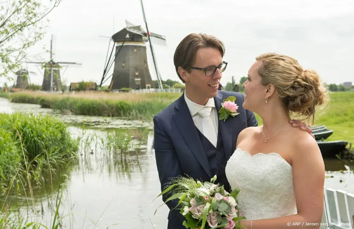 aantal bruiloften gehalveerd door aanpak van corona