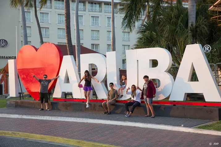 aantal toeristen op aruba fors afgenomen