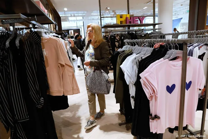 abn amro aantal kledingwinkels fors gedaald sinds coronapandemie