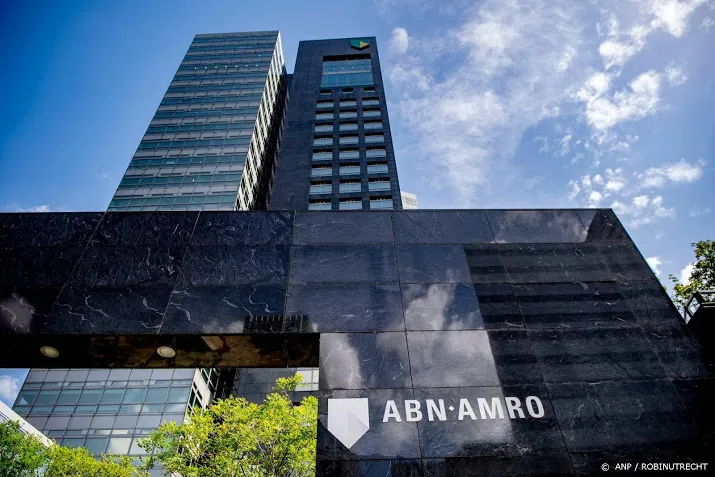 abn geinteresseerd in bank familie oetker