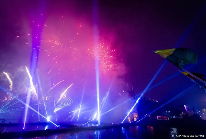 aboutaleb controle coronapas bij nationaal vuurwerk onmogelijk