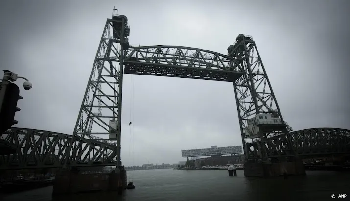aboutaleb nog geen vergunning voor verplaatsen brug binnen