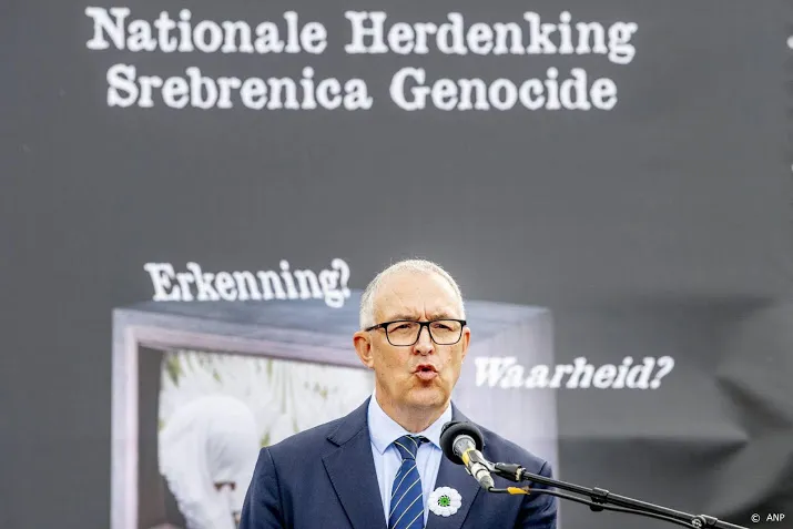 aboutaleb op srebrenica herdenking maak een stap naar toekomst