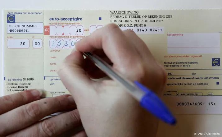 acceptgiro steeds verder in de verdrukking einde komt in zicht