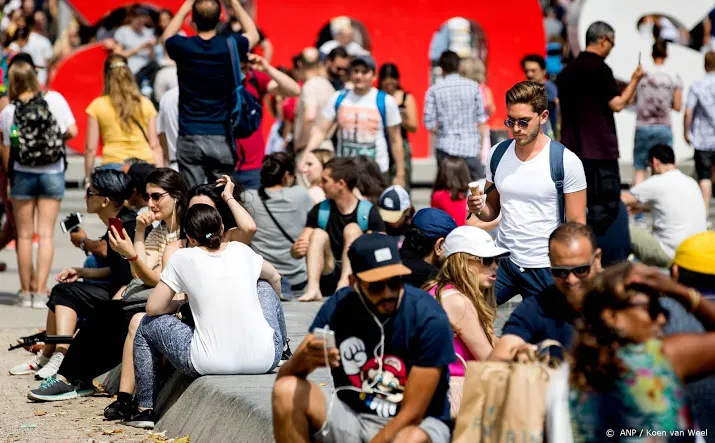 actie tegen wangedrag toeristen slaat aan