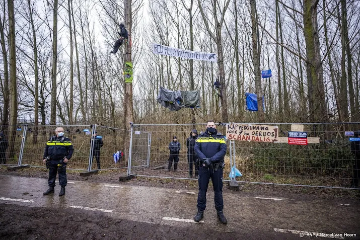 actiegroep aanvoer medicijnen naar bezetters sterrebos verboden