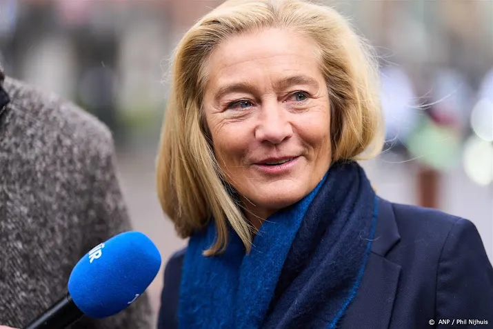 adriaansens eerste duurzame afspraken met chemiebedrijf nobian