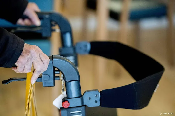 advies aan kabinet bezuinig tot 27 miljard euro op ouderenzorg