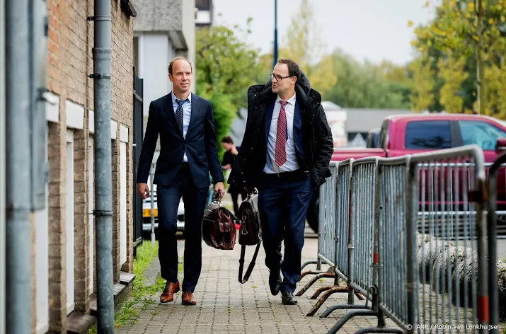 advocaten dreigen met staking om rechtshulp