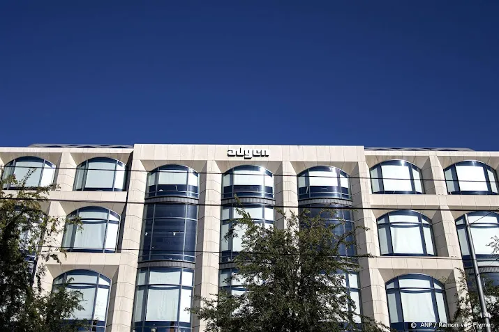 adyen en prosus onderaan in lagere aex vivoryon wint na cijfers