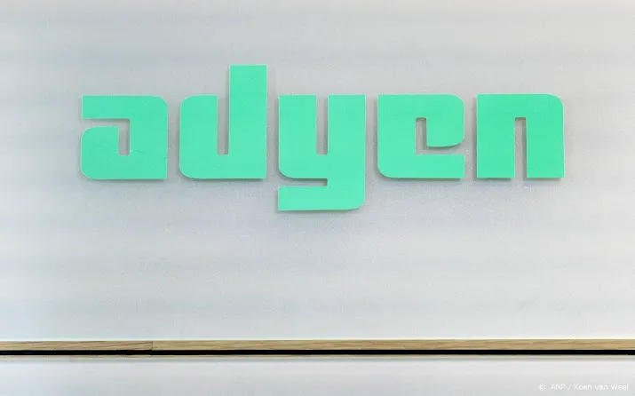 adyen hard onderuit op damrak bam stijgt na halfjaarcijfers