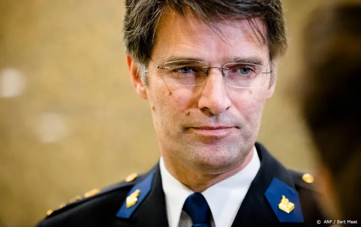 akerboom zorgen over geweld tegen agenten
