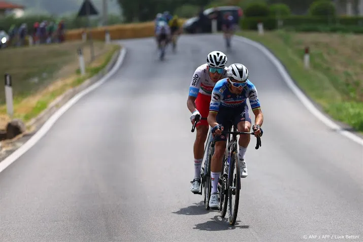 alaphilippe wint twaalfde giro etappe na lange ontsnapping