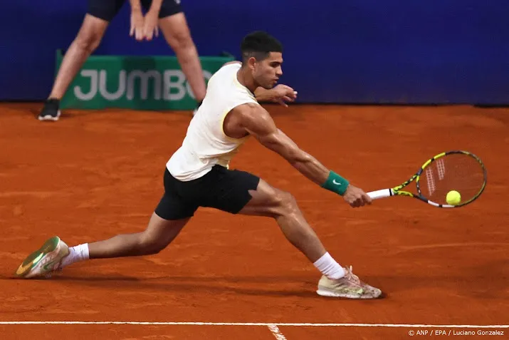 alcaraz wint op gravel eerste wedstrijd sinds australian open