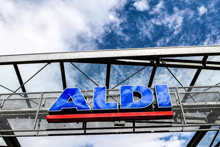 aldi haalt kipfiletstukjes terug om bacterie