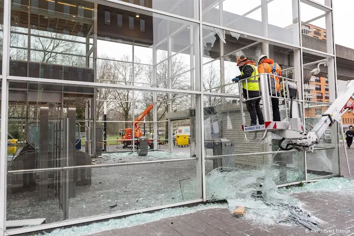 alleen nog pinautomaten op vier grootste stations om plofkraken