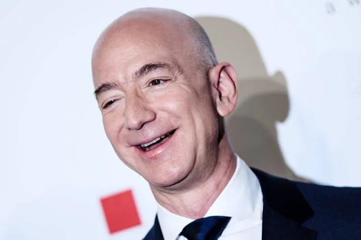 amazon baas stopt miljarden in goed doel