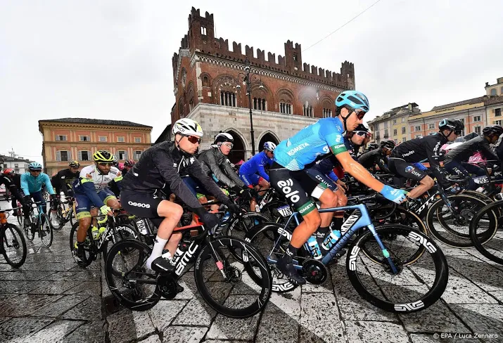 amerikaan dombrowski wint vierde etappe ronde van italie