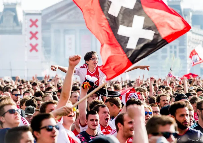 amsterdam bereidt zich voor op huldiging ajax