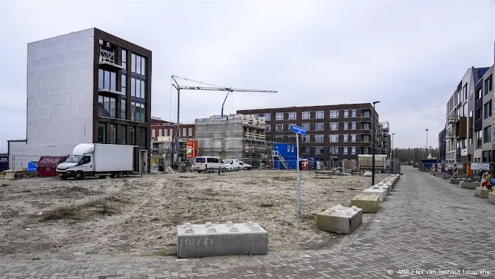 amsterdam neemt extra maatregelen wegens achterblijven woningbouw