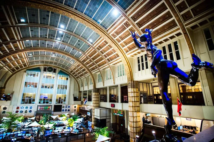 amsterdamse beurs sluit met winst