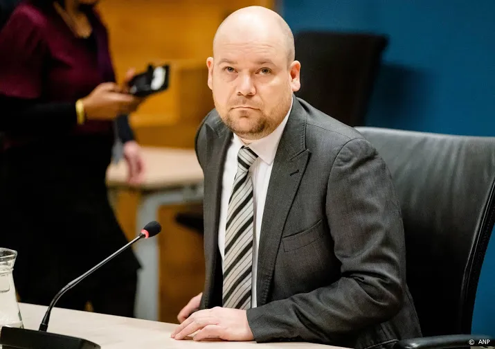 amsterdamse moskeevoorzitter ontkent band met moslimbroederschap