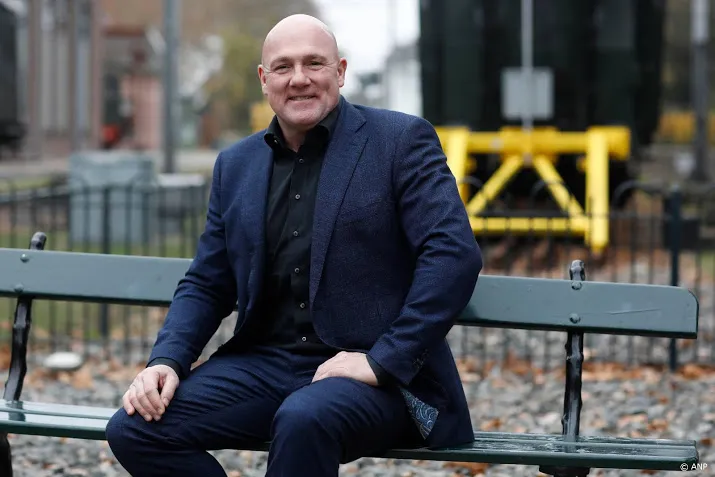 andre kuipers neemt scholieren virtueel mee