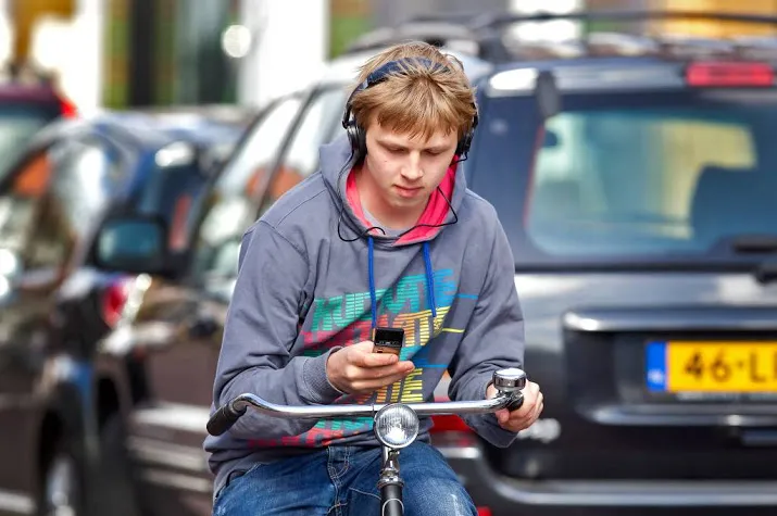 appen op de fiets wordt verboden