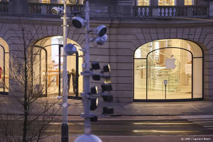 apple store in amsterdam pas vrijdag weer open