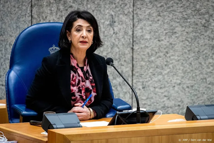 arib terugtreden asscher vreselijk onnodig en onterecht