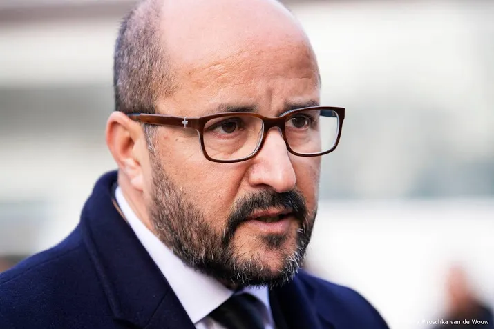 arnhem moet uitspraken over imam rectificeren