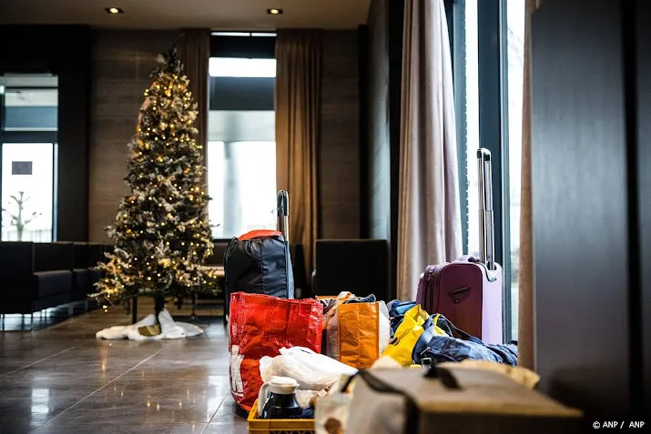 asielopvang hotel uden mag toch nog niet open van rechter