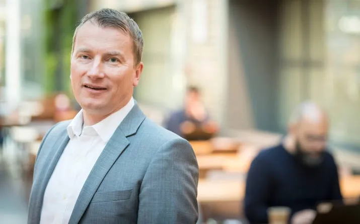 asml moet flexwerkers in vaste dienst nemen