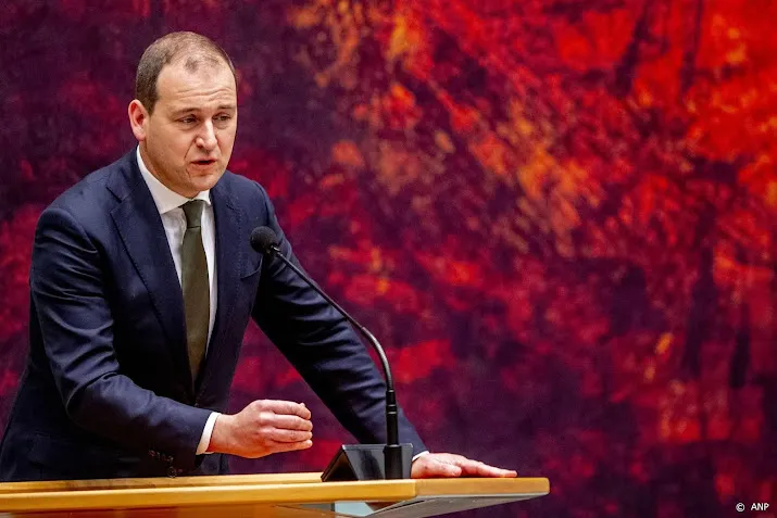 asscher kijken naar amsterdamse coalitie pvda groenlinks en d66