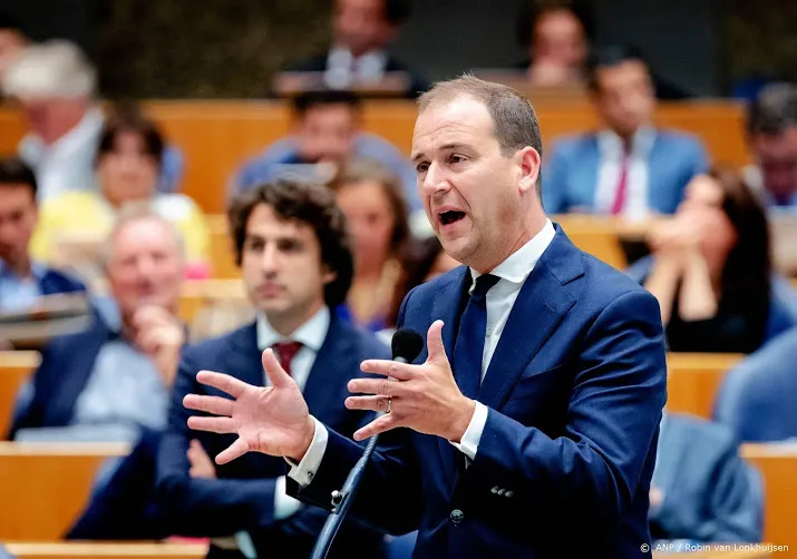 asscher prolongeert titel beste debater