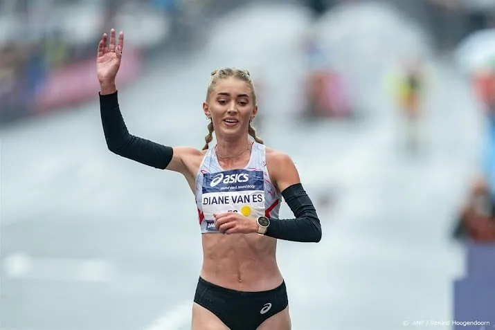 atlete van es mist wk hardlopen op de weg door fietsongeluk