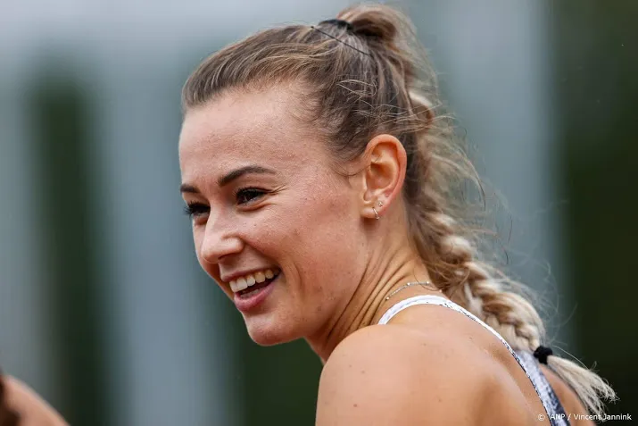 atlete visser wint ook 100 meter horden en pakt dubbel goud
