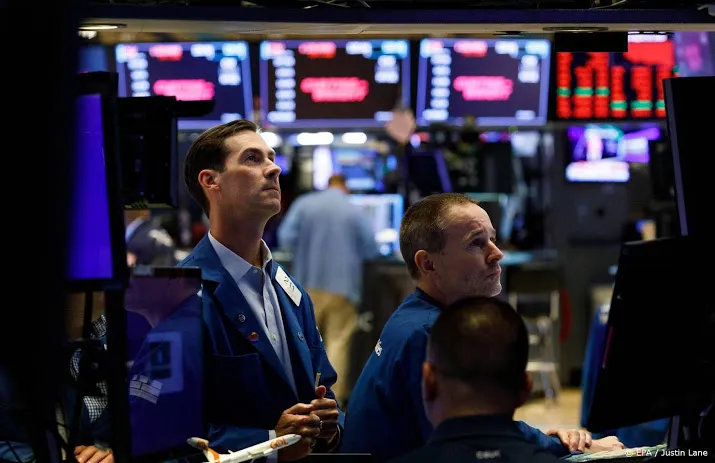 att omhoog op verdeeld wall street